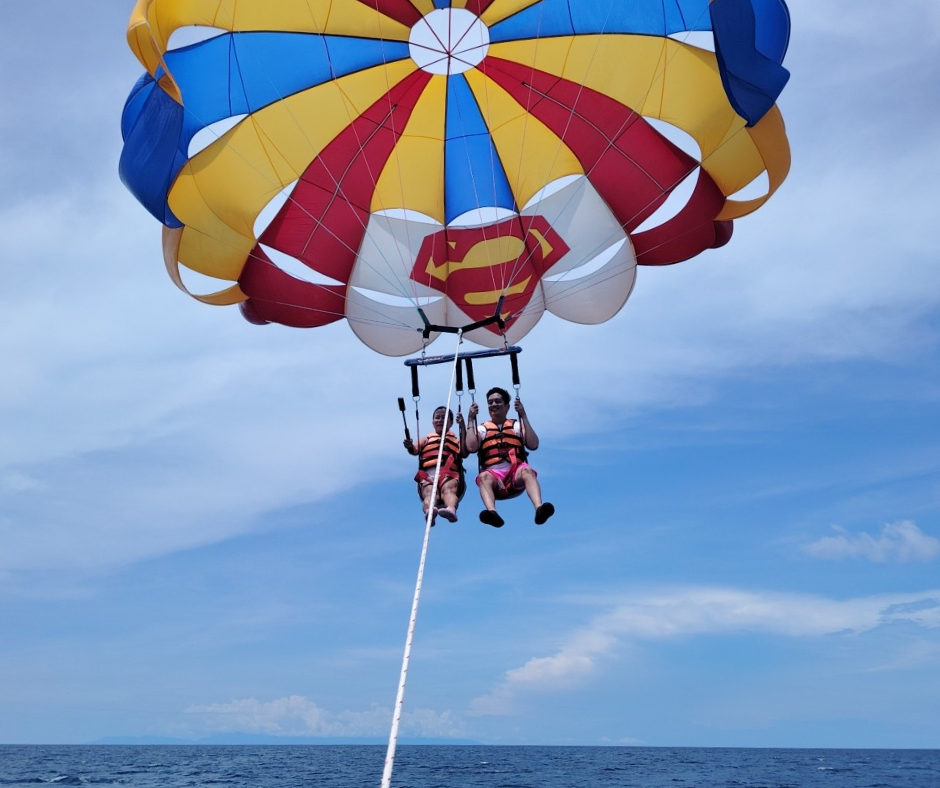 Parasailing (Boracay)
